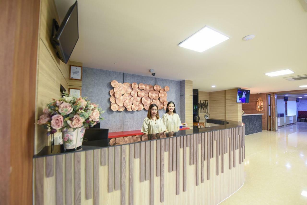 Wish Hotel Ubon Убонратчатхані Екстер'єр фото
