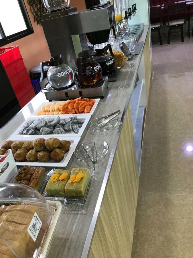 Wish Hotel Ubon Убонратчатхані Екстер'єр фото
