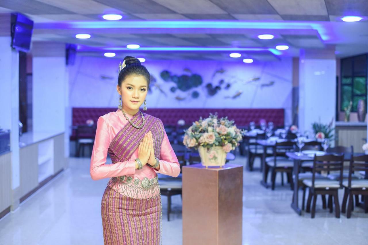 Wish Hotel Ubon Убонратчатхані Екстер'єр фото